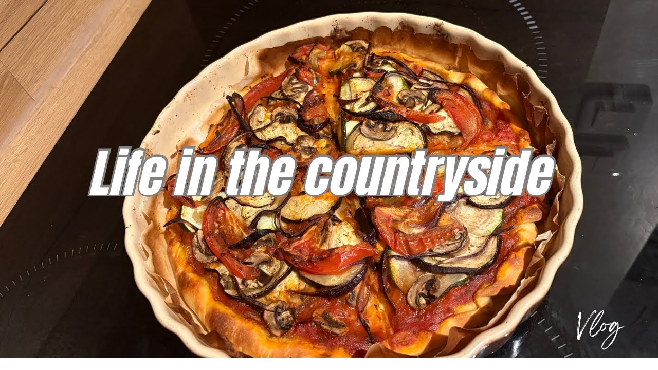 COOKING A VEGETARIAN PIZZA | SIMPLE CHRISTIAN LIVING 