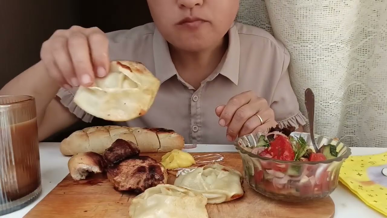 Мукбанг шашлык и манты