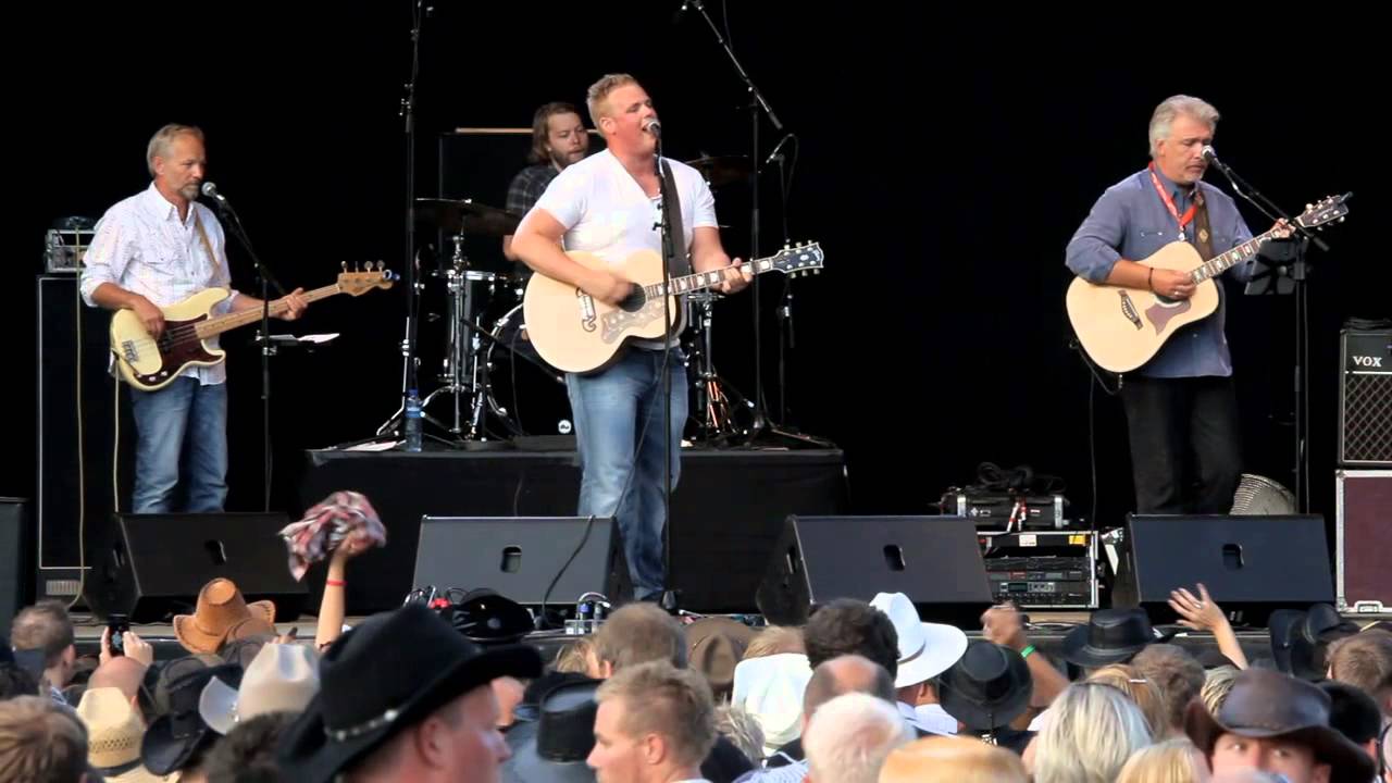 Steffen Jakobsen - A11 - Tore Andersen - Pretty good at drinkin' beer