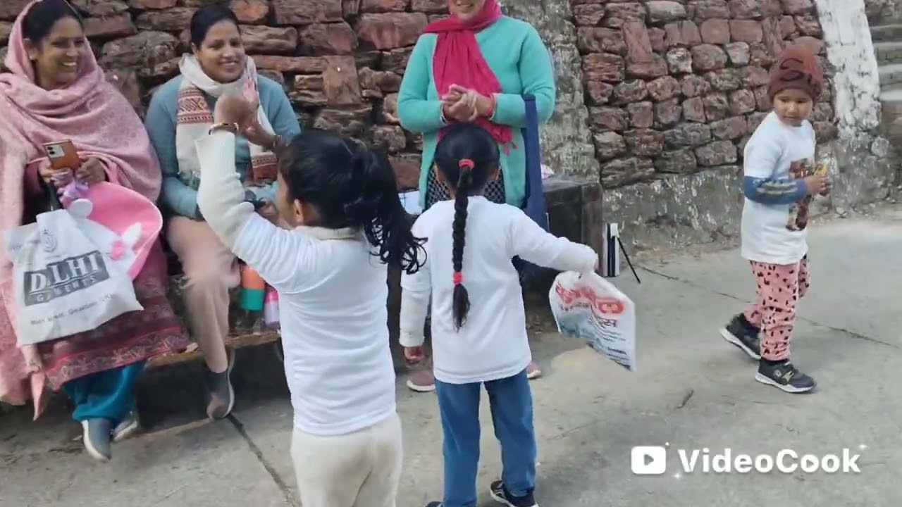 अचानक पहुँचि अपने गाँव