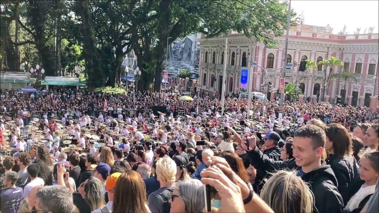 Show da Orquestra de Baterias reúne 500 músicos em Florianópolis
