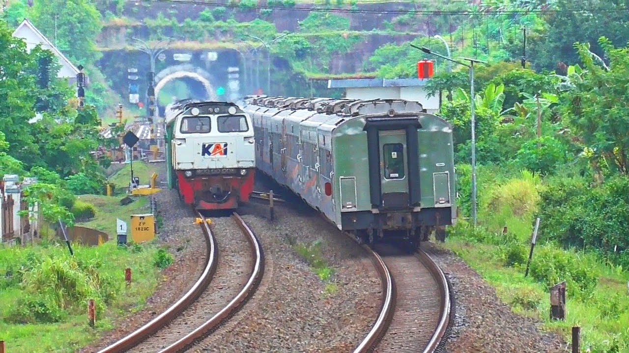 12 MOMEN TERBAIK KERETA API NGEBUT SALING BERPAPASAN DI JALUR GANDA EDISI DESEMBER 2025