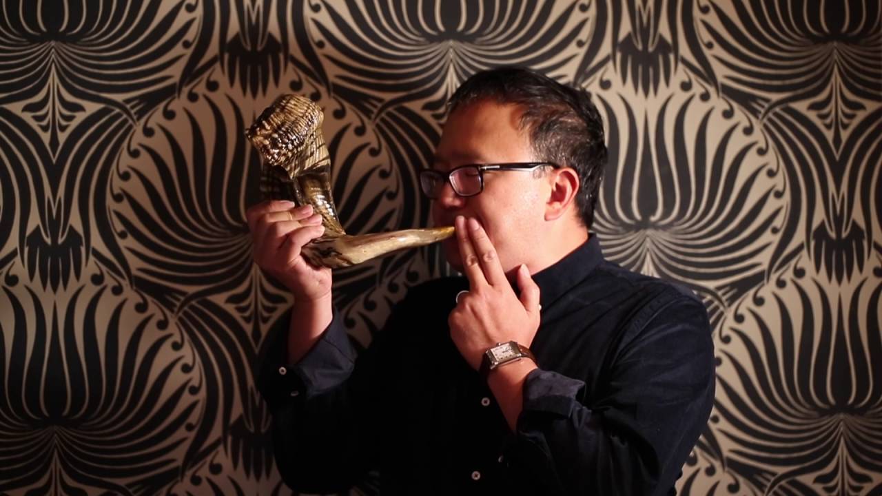 Compare sound of ram's horn shofar and Yemenite (greater kudu) shofar