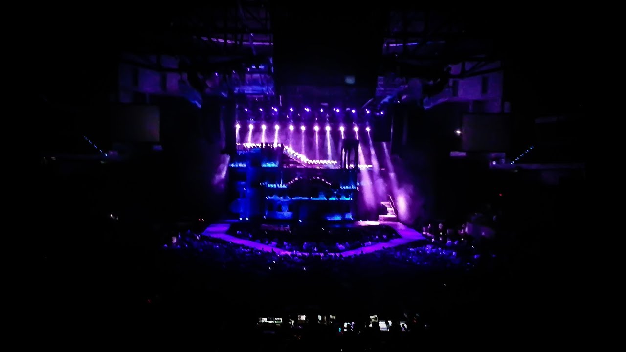 Lady Gaga Born This Way Ball Hannover 24.09.12 / Gets gifts / Speaks German / Hair Paino