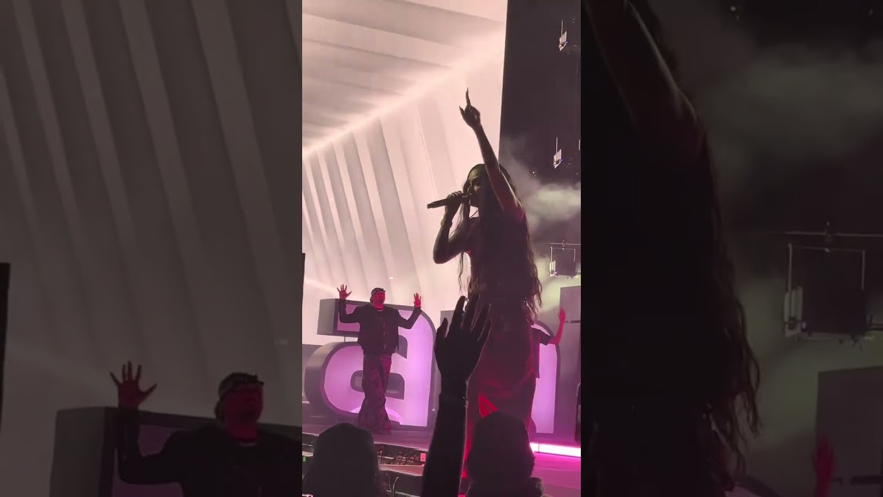 Lovely Kehlani on stage 