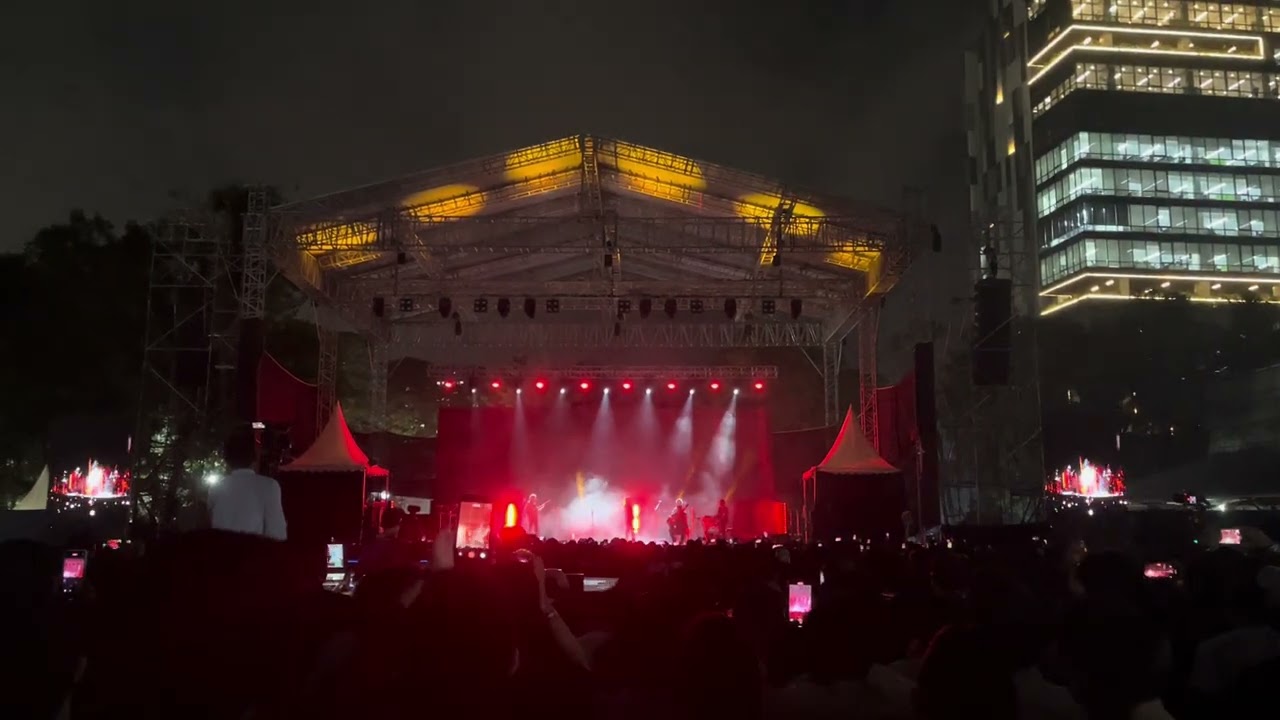Steven Wilson - Voyage 34 (Guitar Solo) feat. Purbayan Chatterjee (Sitar) - Live in Mumbai, India 🇮🇳