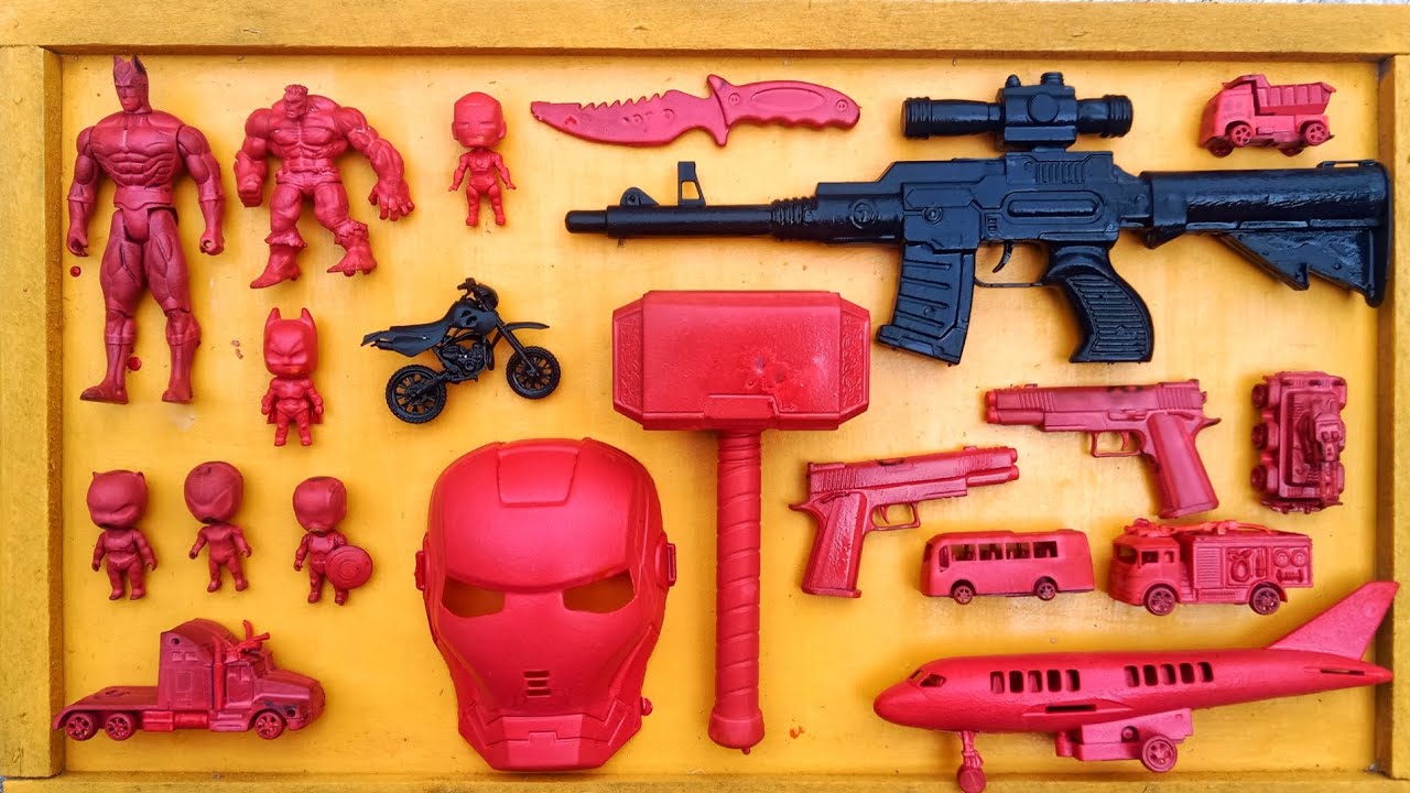 Membersihkan mainan SUPERHERO, Ironman, Batman, sapi,trngbaja, thor, pesawat, hulk,motorcross, 