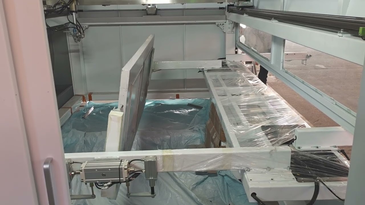 5 axis CNC Spraying Painting Machine for Door-008615931098079(whatsapp)