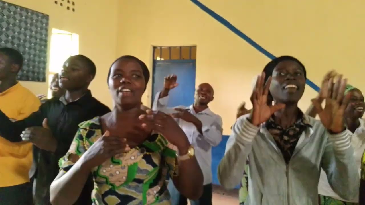 Mumahangayose by Jerusalem choir mubihebyiza yagiriye mumateraniro 