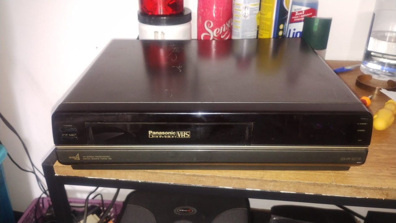 Продам видеомагнитофон Panasonic OmniVision PV 4160 как дешевое устройство для очистки VHS-кассет.
