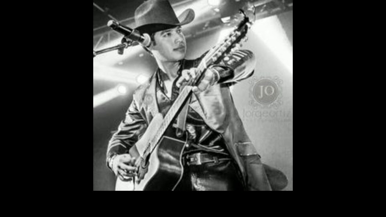 Puño de tierra Ariel camacho