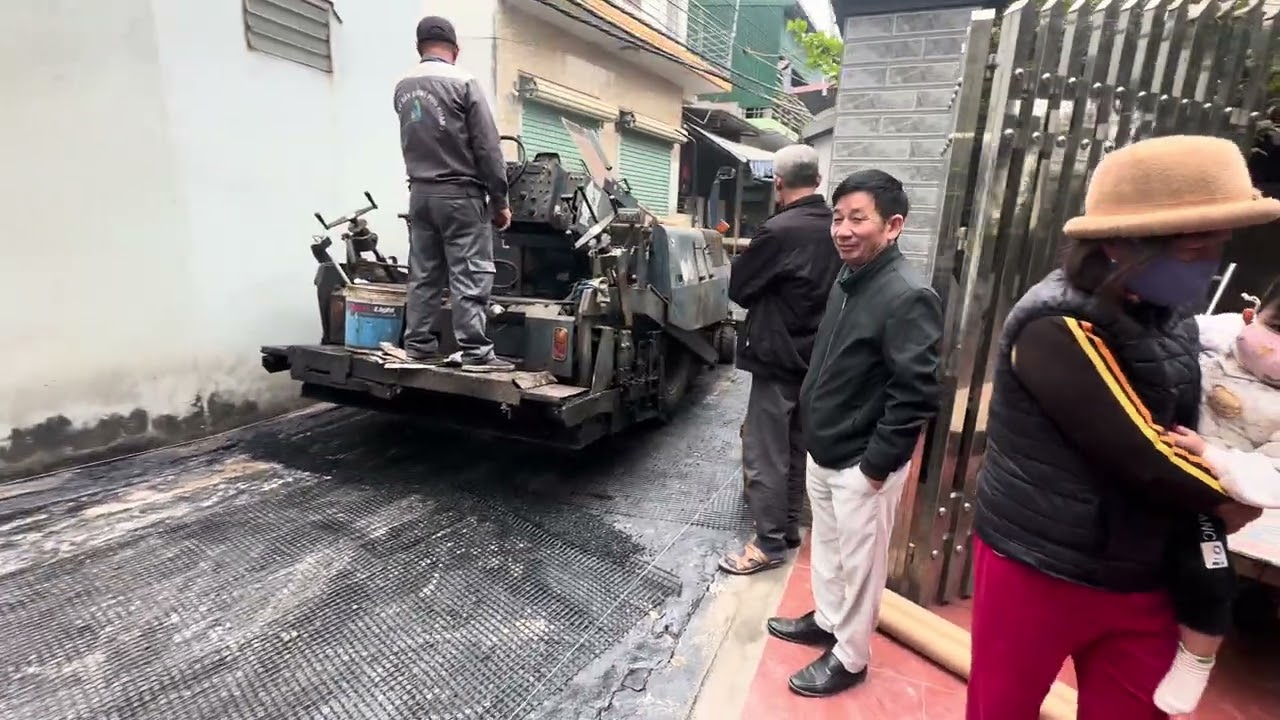 Đổ đường nhựa 2