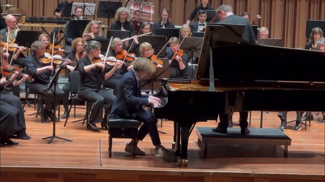 George Gershwin Piano Concerto in F - David Kooi piano - Muziekgebouw Eindhoven MgE
