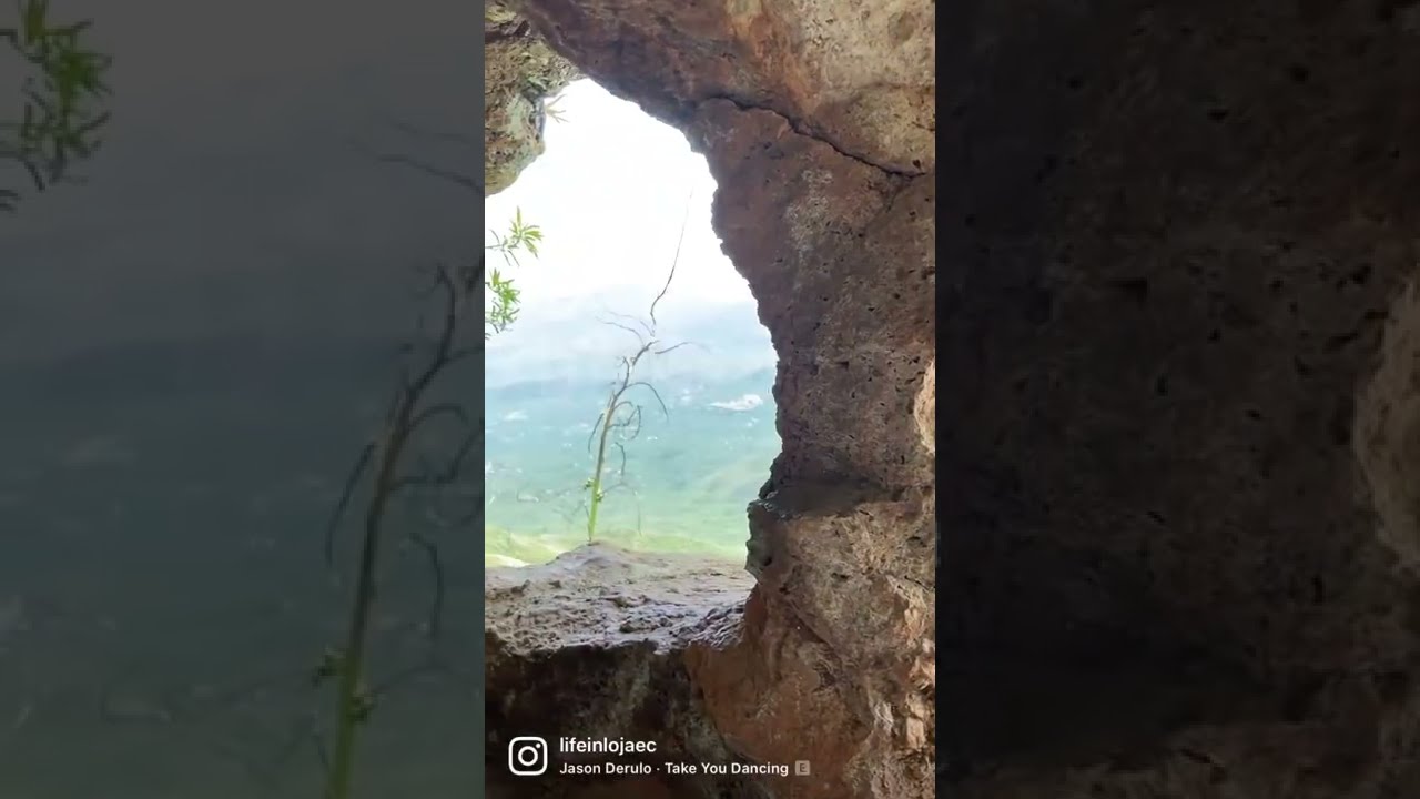 HIKING 
