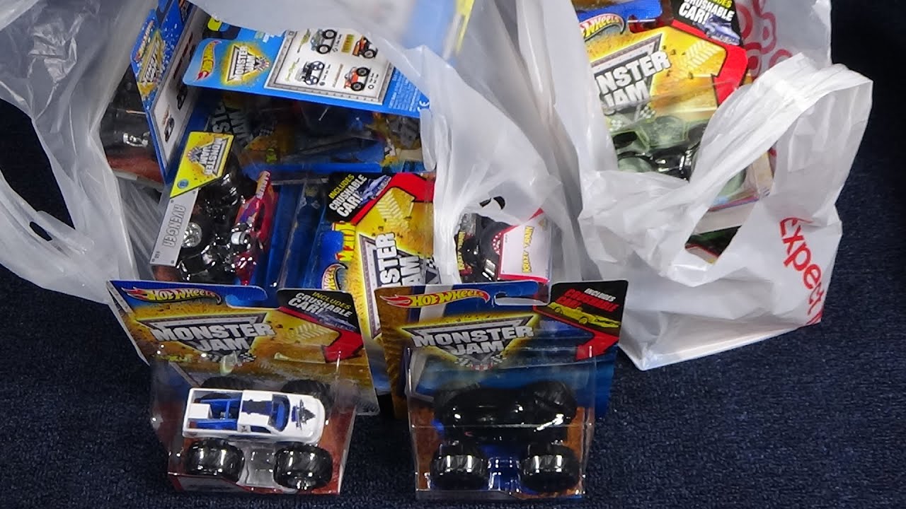 Monster Jam OLD STOCK appeared in stores, crushable cars and figures dudes!