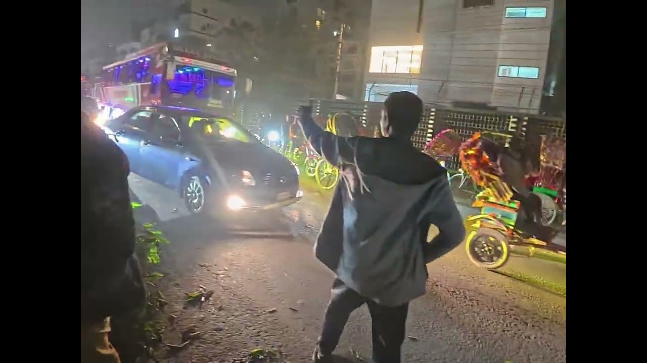 ঢাকা বসুন্ধরার সামনে ভয়াবহ এক্সিডেন্ট। #accident #dhaka