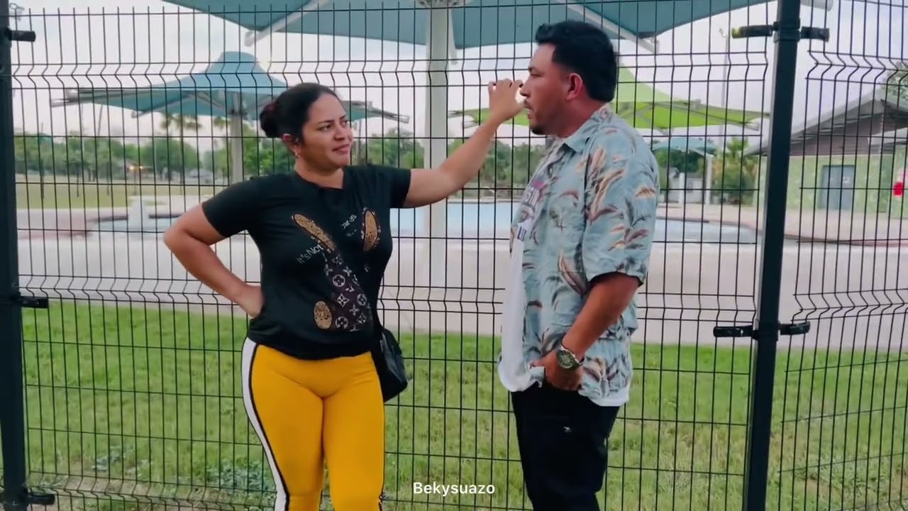 el hombre es timido #viralvideo #humor