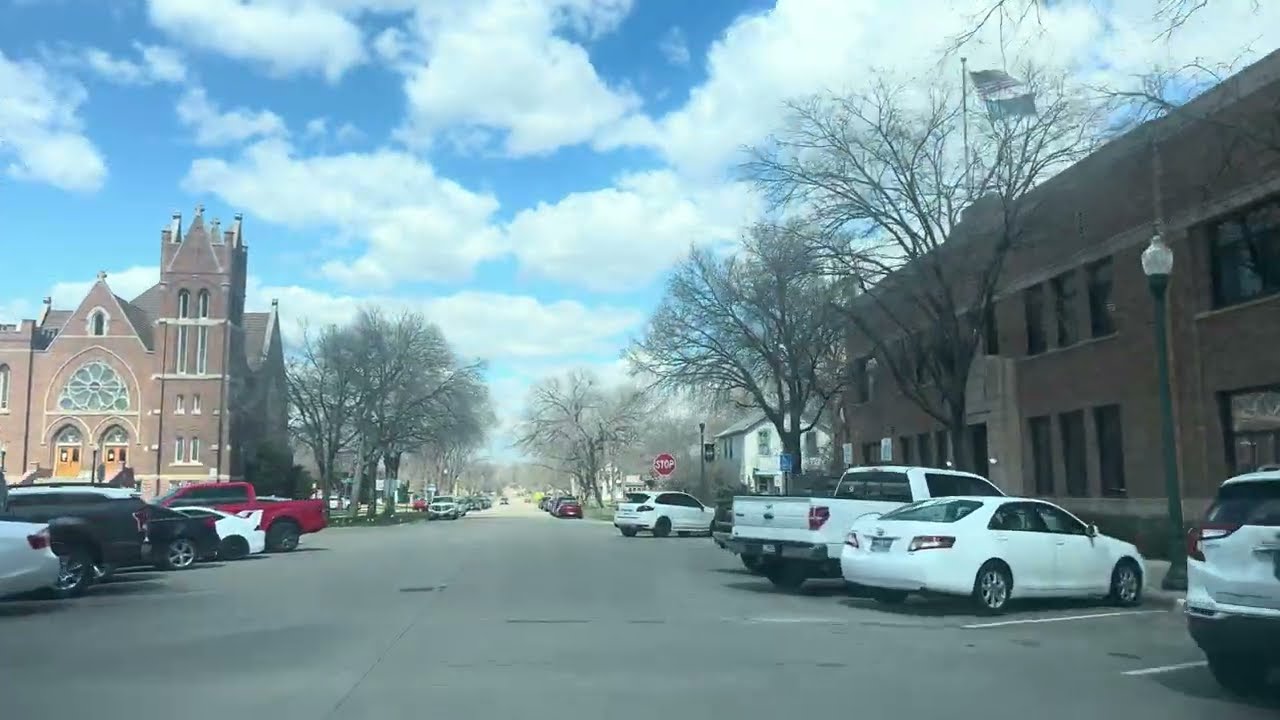 Yankton South Dakota, USA/Downtown Driving Tour