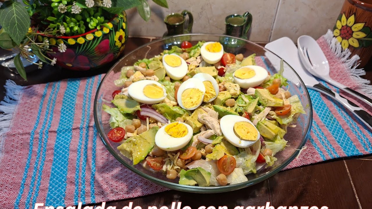 Ensalada de pollo con garbanzos