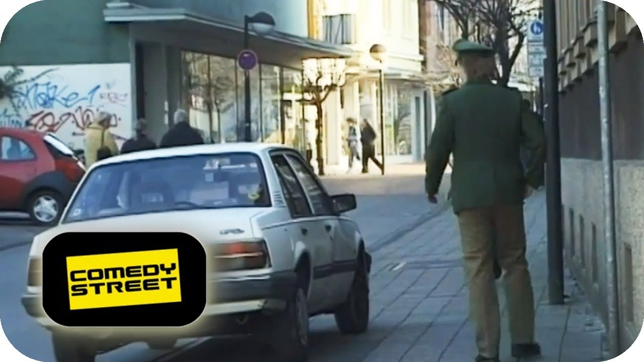 Polizist | Rowdy - Comedystreet mit Simon Gosejohann