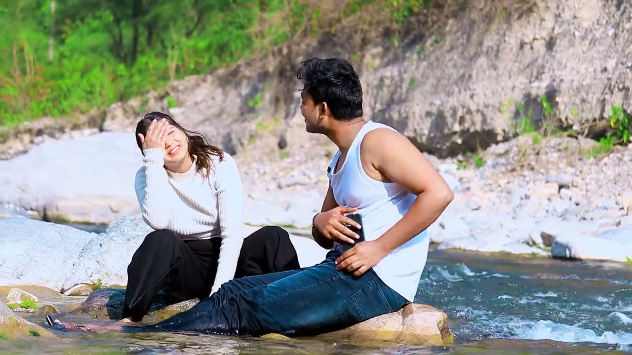 Rishikesh me ladki k sath masti