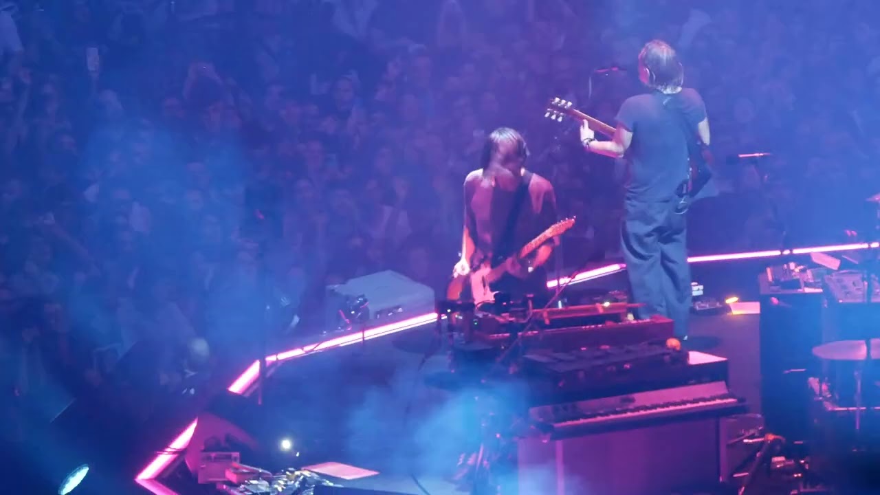 Radiohead - Just  live @ Unipol Arena Bologna - 17-11-2025 - nigth 3