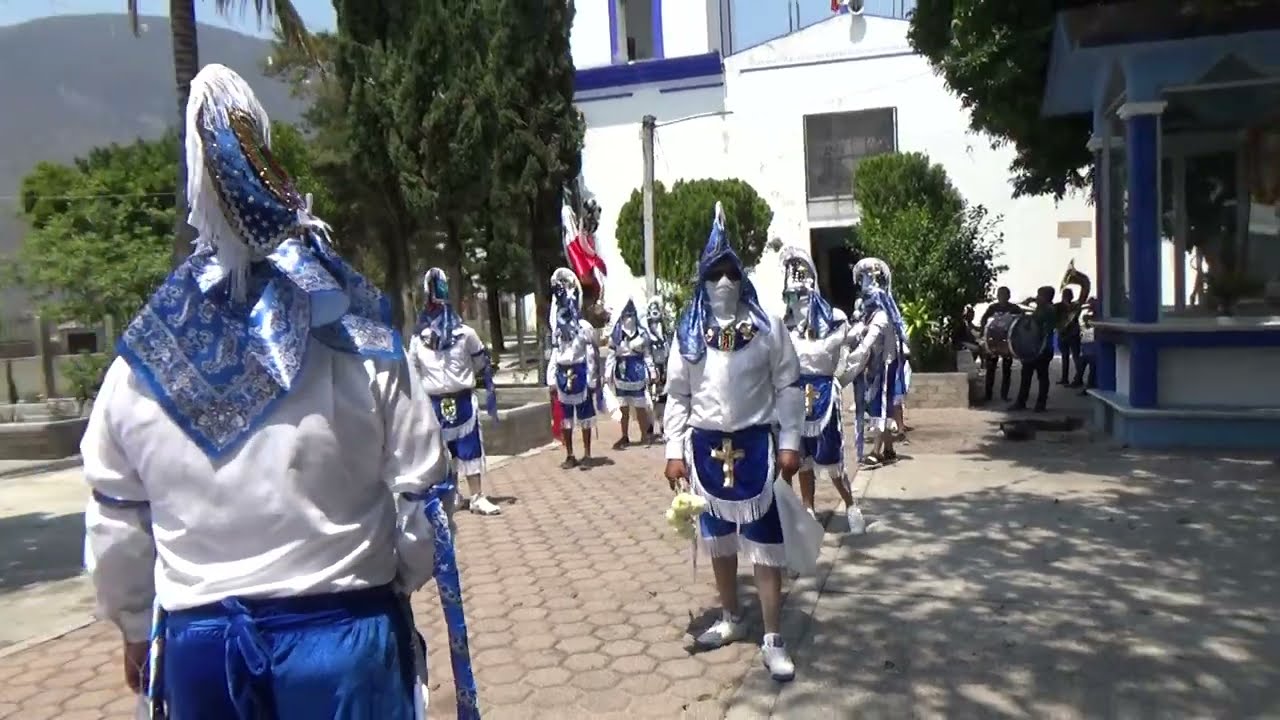 DANZA DE LAS MAROMAS AZULES