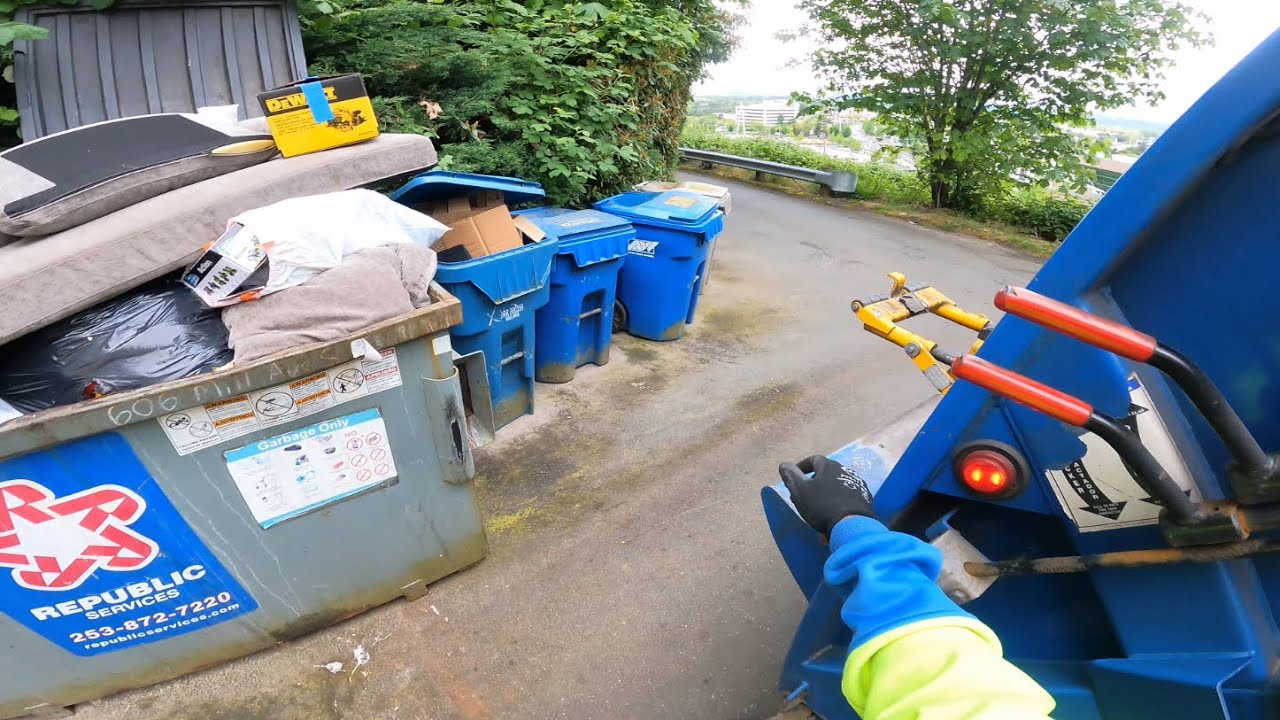 Multiple Apartments Collected Commercial Rear Load Garbage Truck