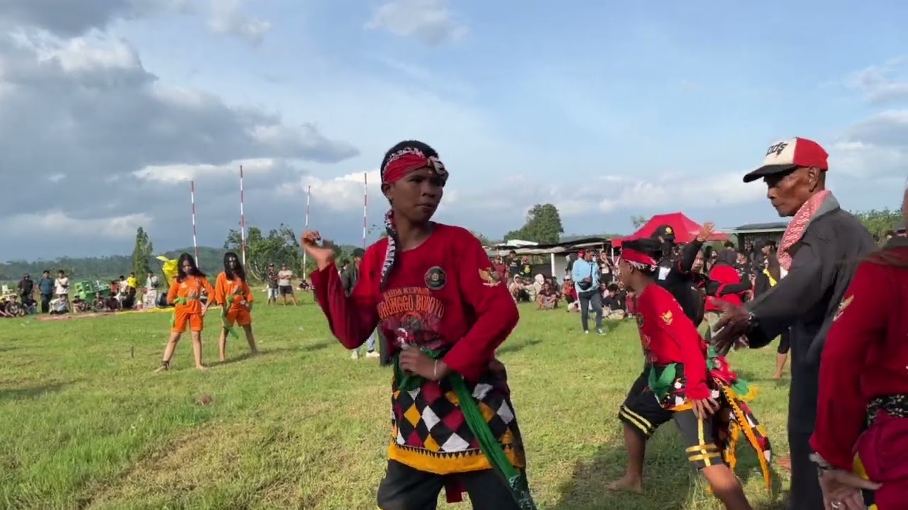 Ebeg Turonggo Budoyo Lestari Mengguncang Lapangan Seru