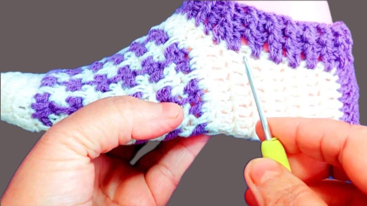 جوارب منزلية كروشيه بخطوات سهلة للمبتدئين | Easy Crochet Slipper Socks Tutorial