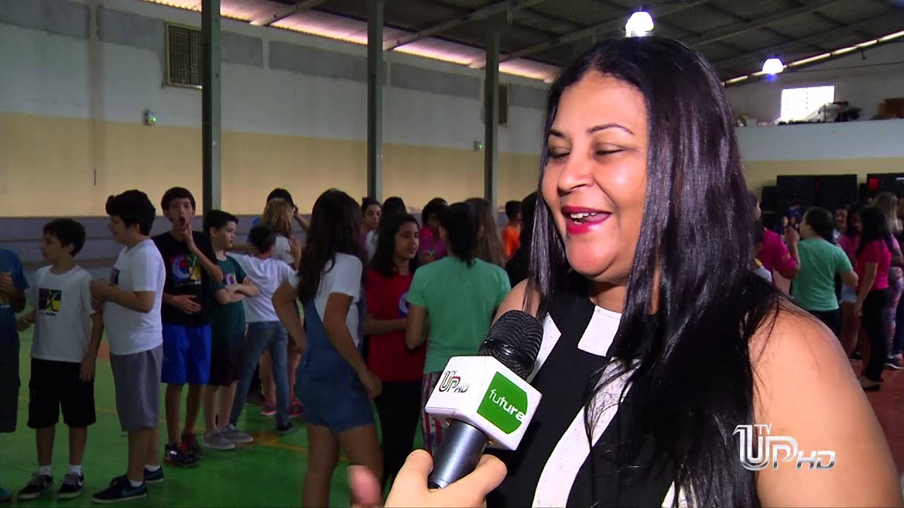 UP NOTÍCIAS: ALUNOS DA APAE RECEBEM PAPAI NOEL E PRESENTES DE COLÉGIO PRIVADO DE UMUARAMA