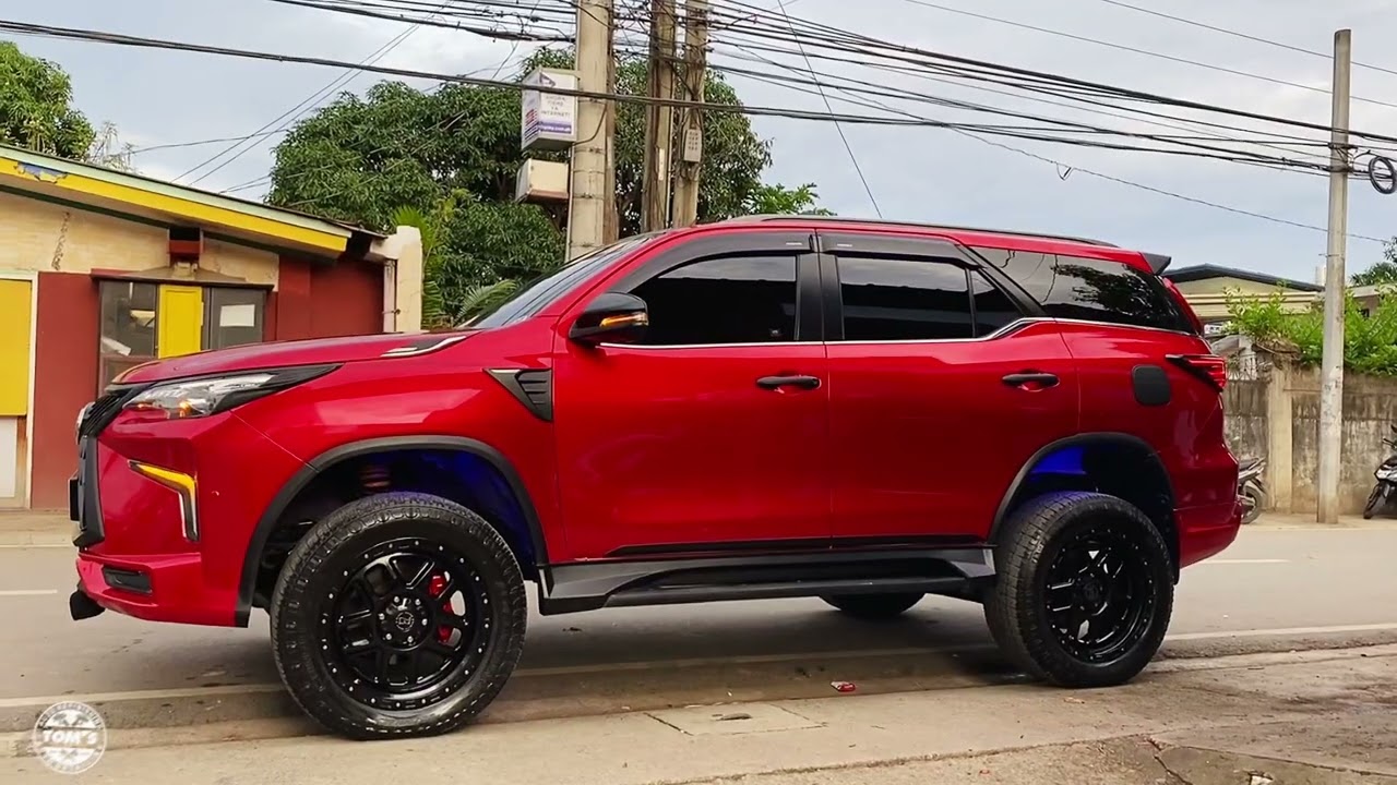 Full Wrap Toyota Fortuner from Pearl White to Candy Red 👌🏻