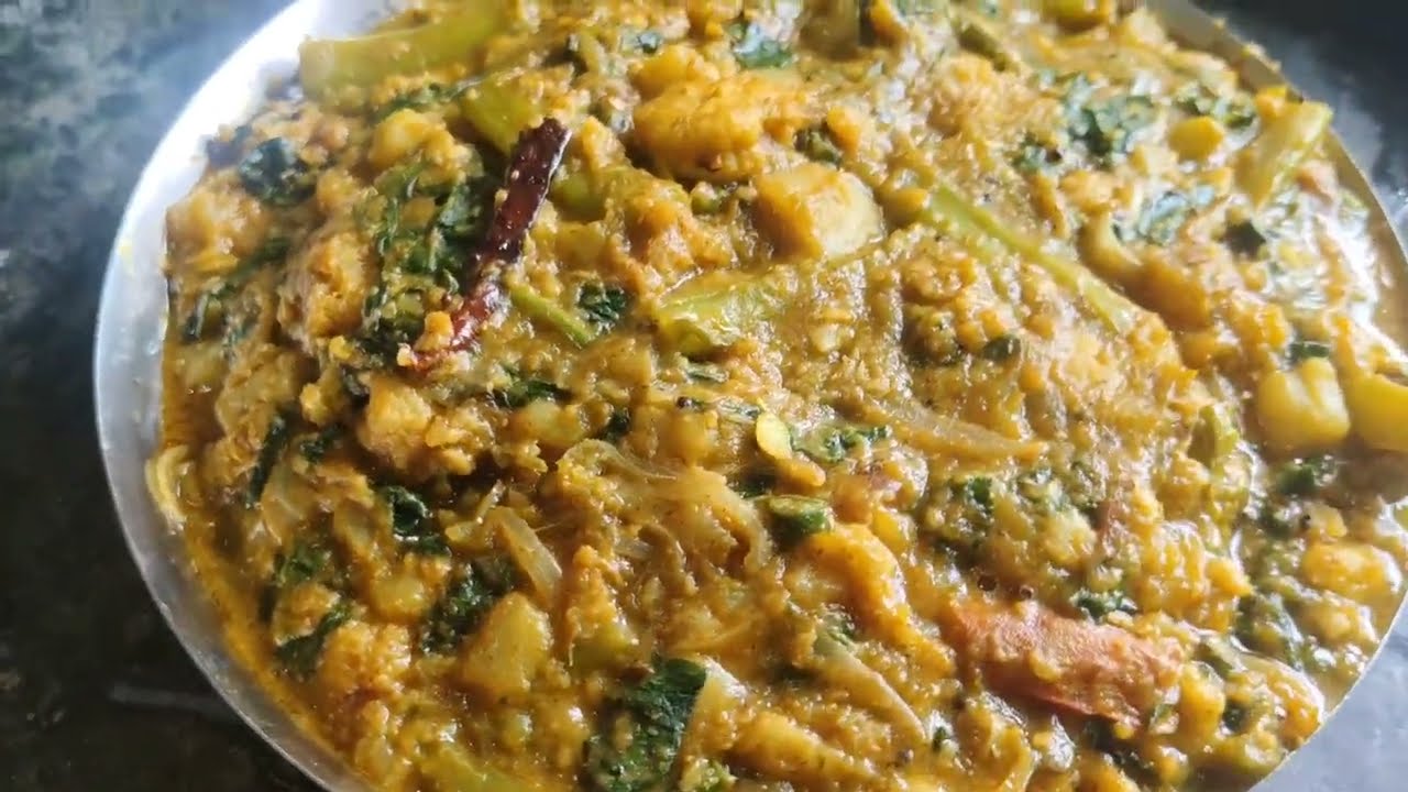 চিংড়ি মাছ দিয়ে ডালের বড়া দিয়ে এইভাবে পুঁইশাকের ঘণ্ট বানিয়ে দেখুন এক মুঠো ভাত বেশি খাবেন