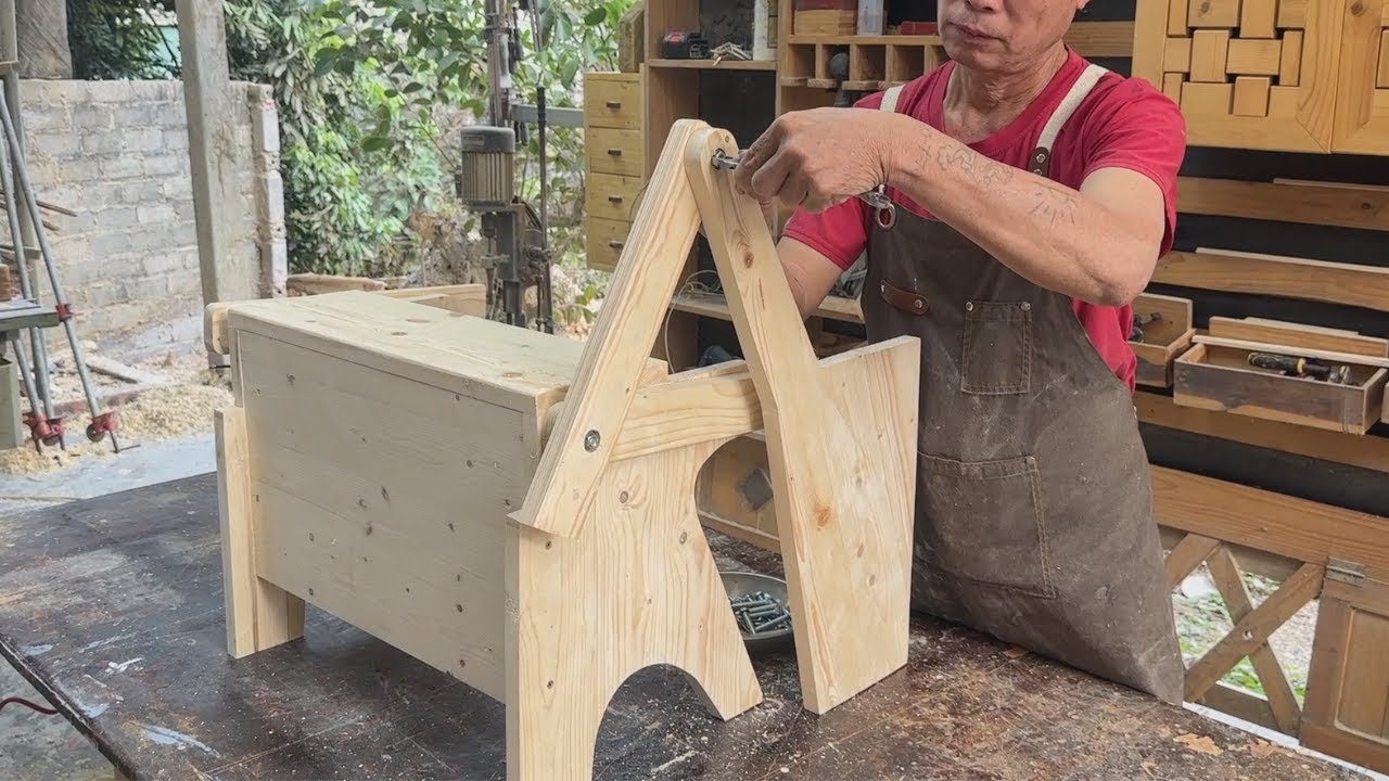 Amazing Creative Ideas From Wooden Pallets // Smart Folding Table And Chair Designs