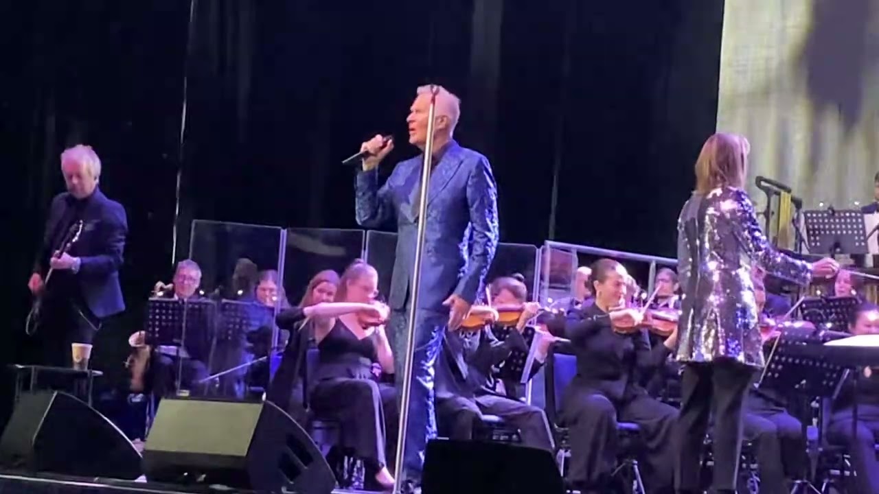 ABC - The look of love. Martin Fry live in Glasgow oct25. @ABCMartinFryOfficial #abc #concert 