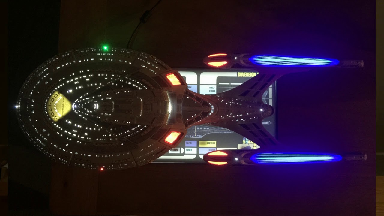 AMT 1:1400 Star Trek USS Enterprise NCC-1701-E with LCARS Controls