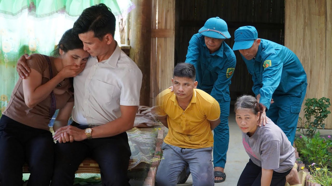 Tu Phan was lucky to receive timely help from Thu and a worthy ending for the cruel mother.