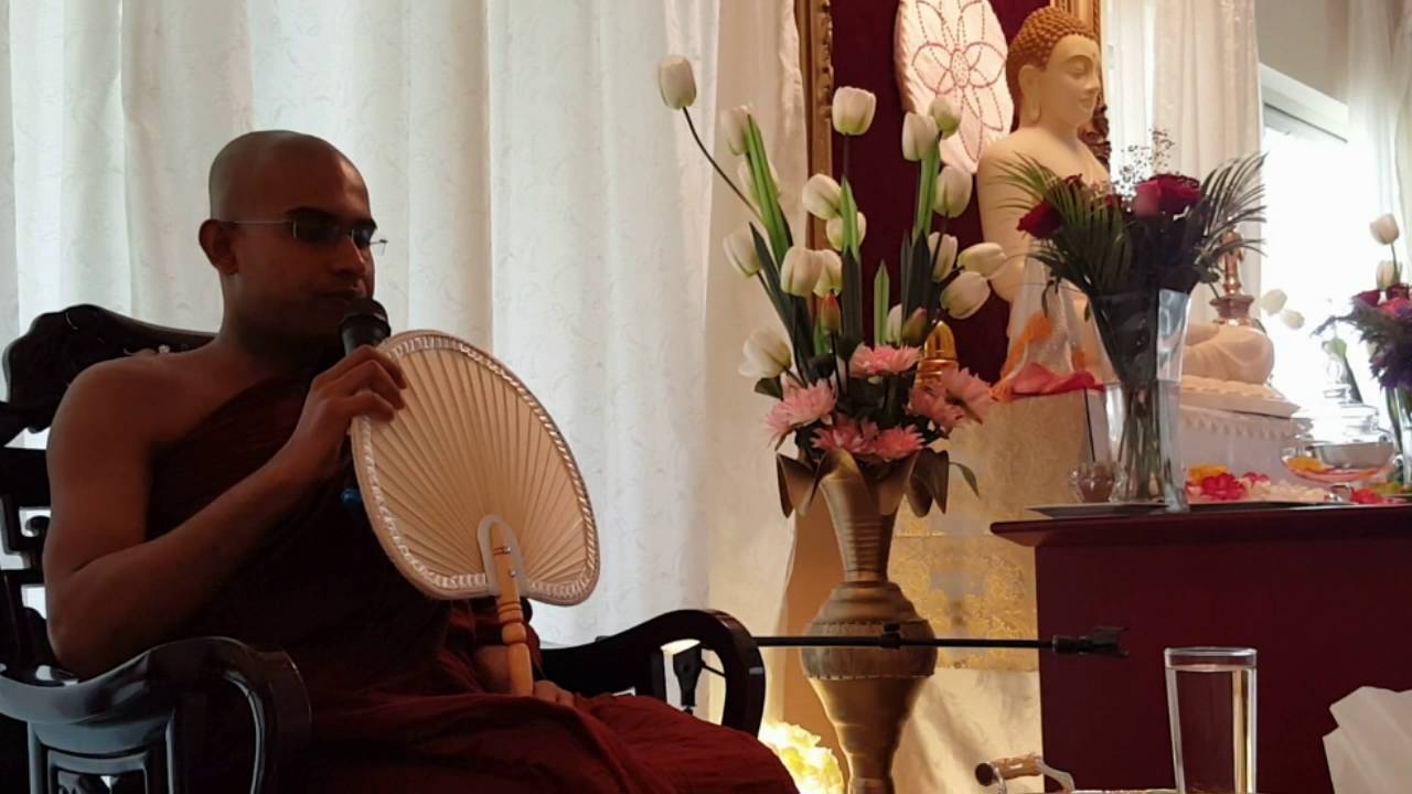 අෂ්ඨාංග උපෝසථ සීලය සමාදන් වීම - Lankaramaya Dubai 2016 - Ven. Namalgamuwe Wijaya Seela Thero
