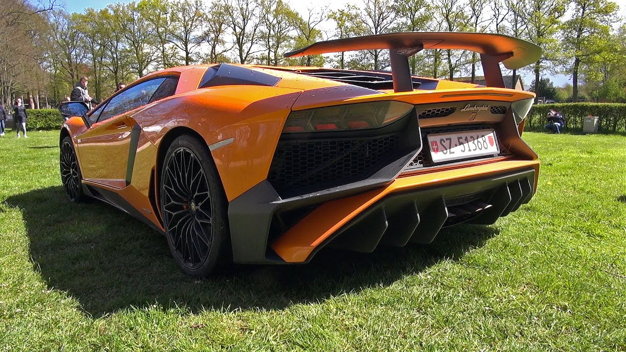 Lamborghini Aventador LP750 Super Veloce INSANELY LOUD REVS!