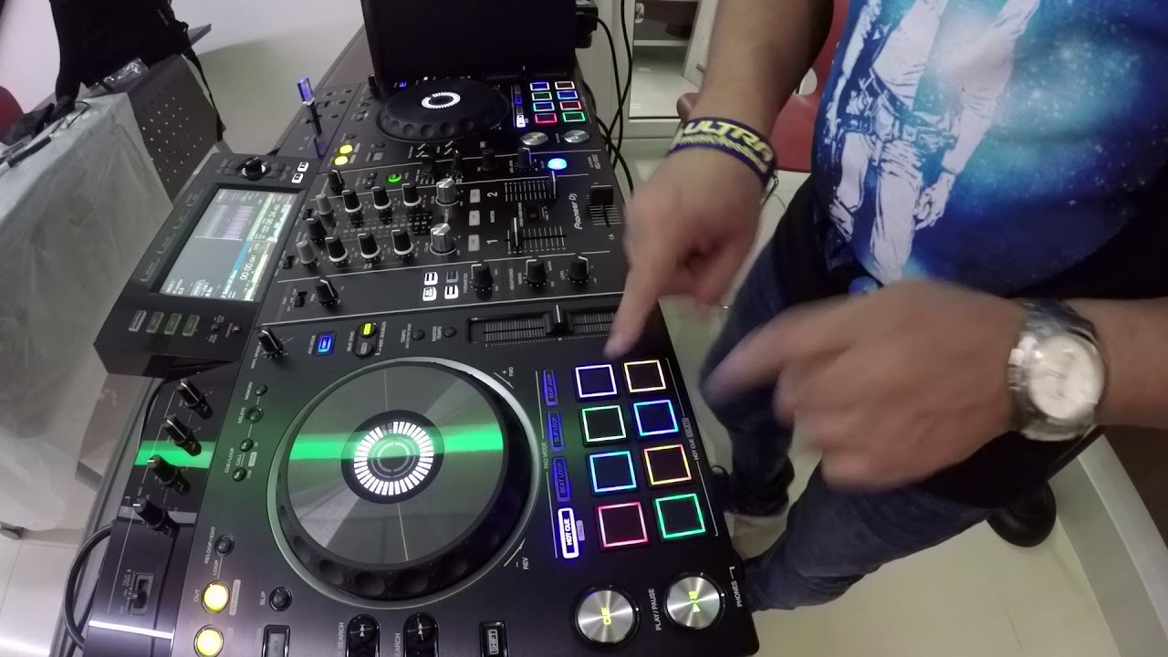 XDJ-RX2 MODO USB Exported vs. Performance Mixed Minds 083 by Sergio Mix