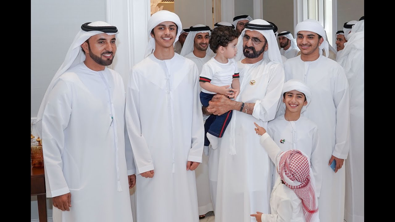 محمد بن راشد يحضر مأدبة غداء أقامها سلطان بن علي السبوسي