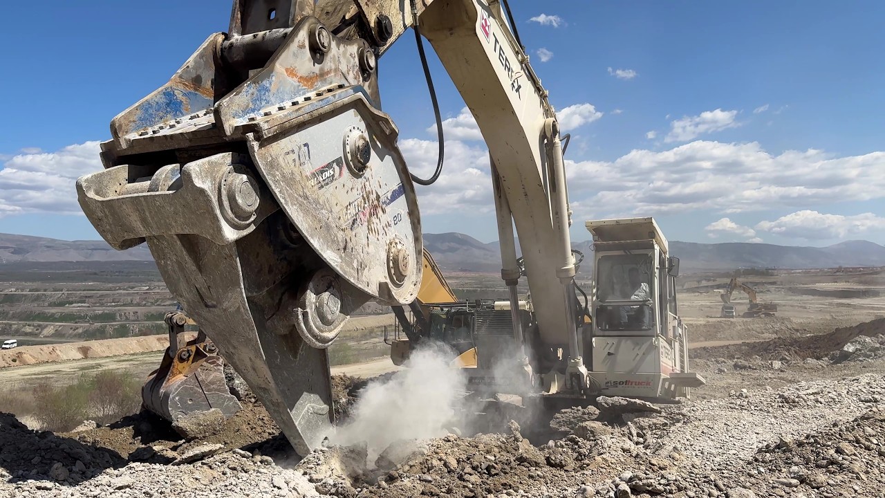 Excavators, Hydraulic Breakers & Rippers on Hard Rock Excavation - Sotiriadis/Labrianidis Constr.-4k