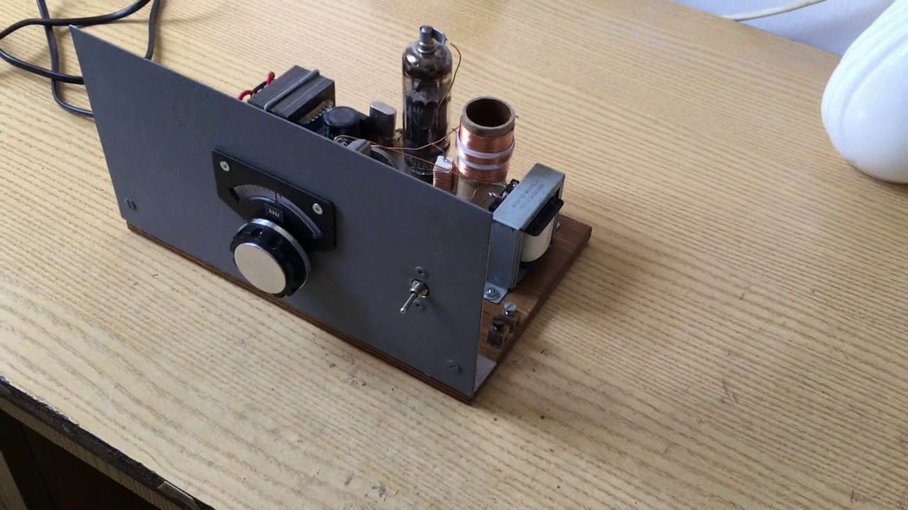 Single tube transmitter for medium wave band