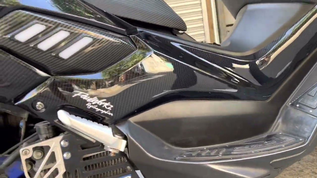 Yamaha Nmax v1 Carbon Look Side Panel