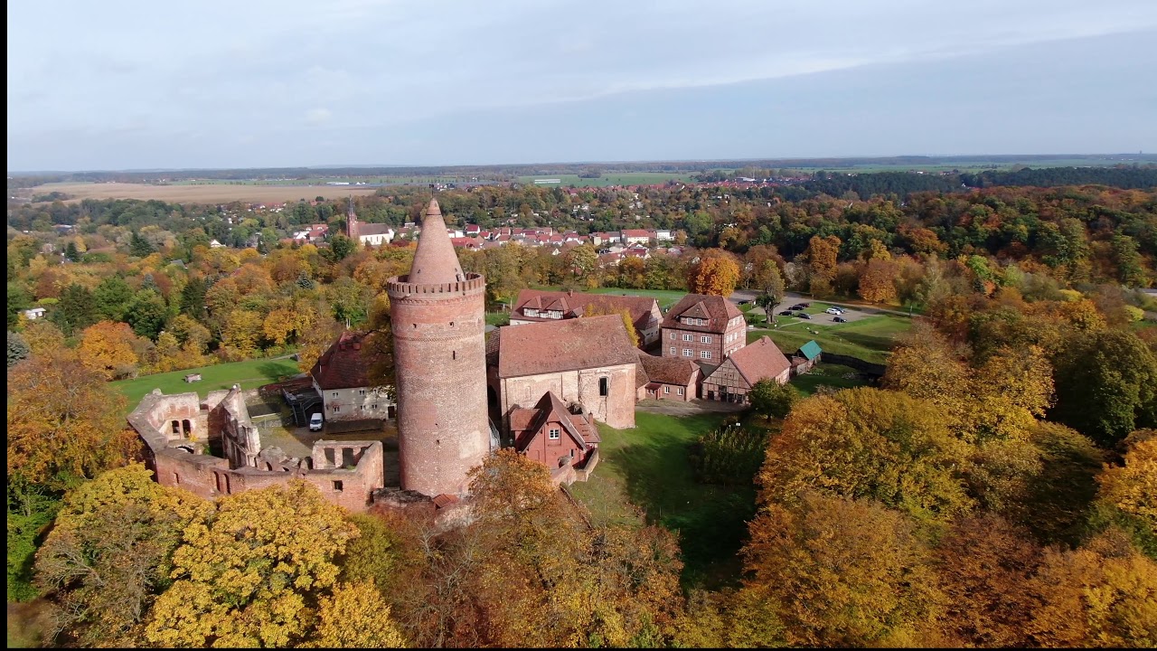 H&ouml;henburg Burg Stargard Herbst 2020, Drohnenrundflug , Neubrandenburg, 4K, Mavic 2 Zoom, Waypoints