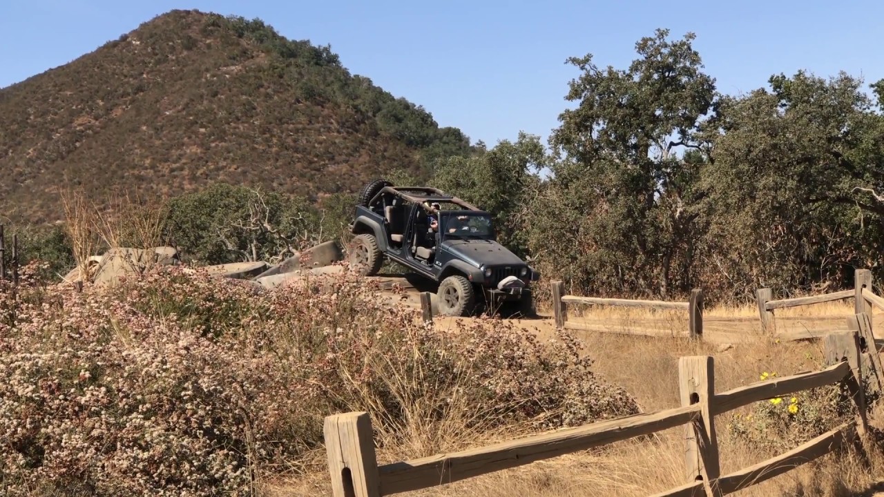 Hollister Hills Off Road Recreation Park 2017 Jeep Rubicon vs Range Rover