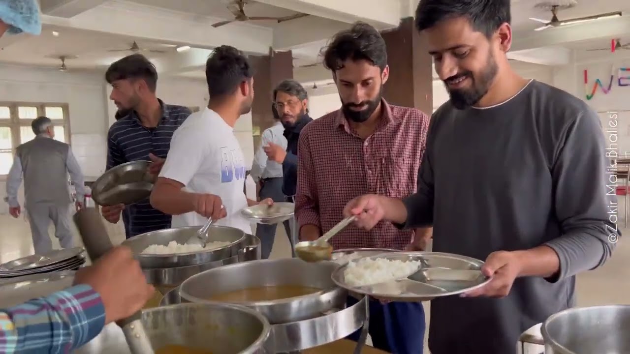 HVC BGSBU Prof Akbar Masood Surprise visit to Hostel Mess || Interacted students