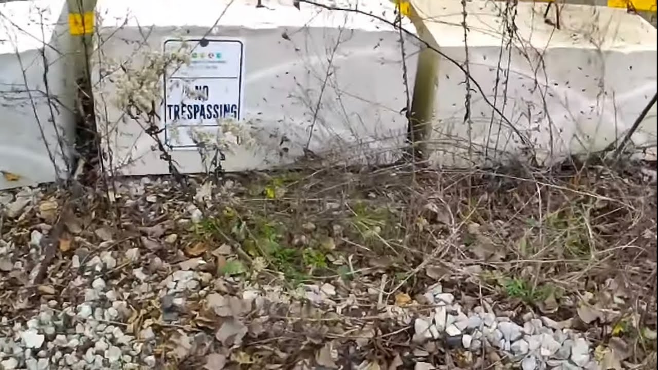 Magnet fishing, found old railroad with bridge!