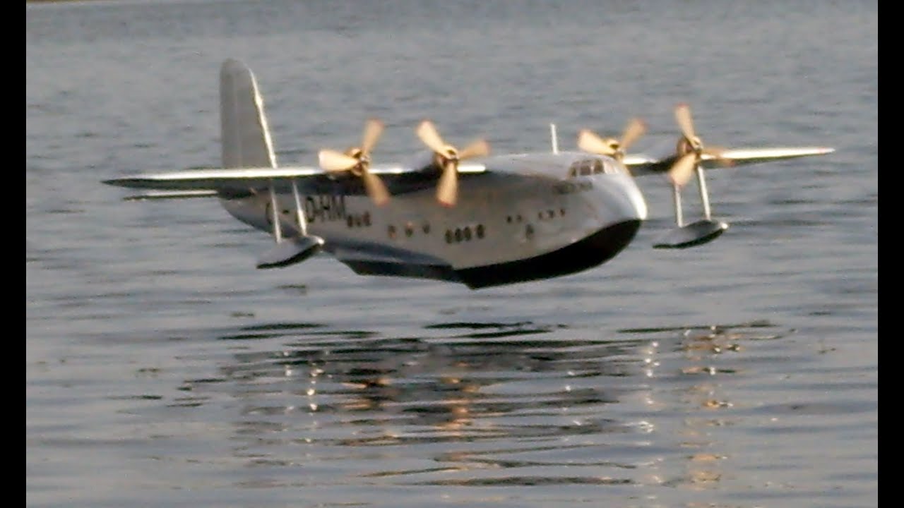 Empire flyingboat , low and slow