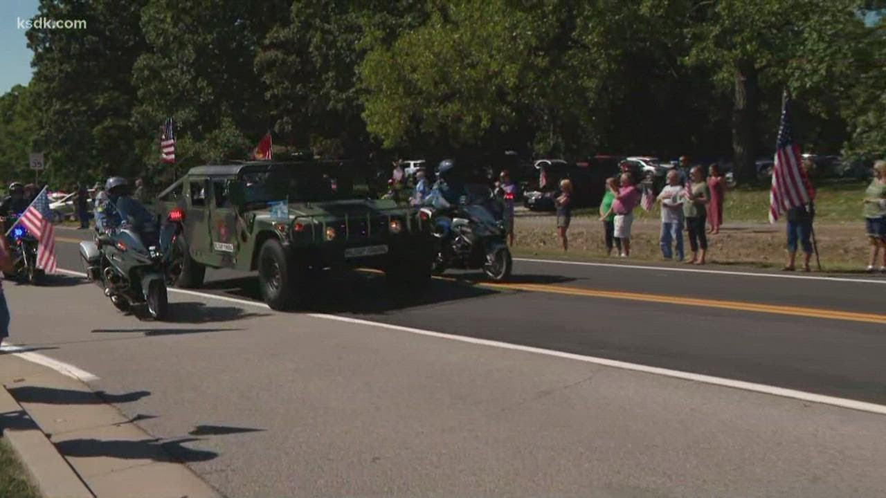 Funeral procession for fallen local Marine arrives at Jefferson Barracks National Cemetery
